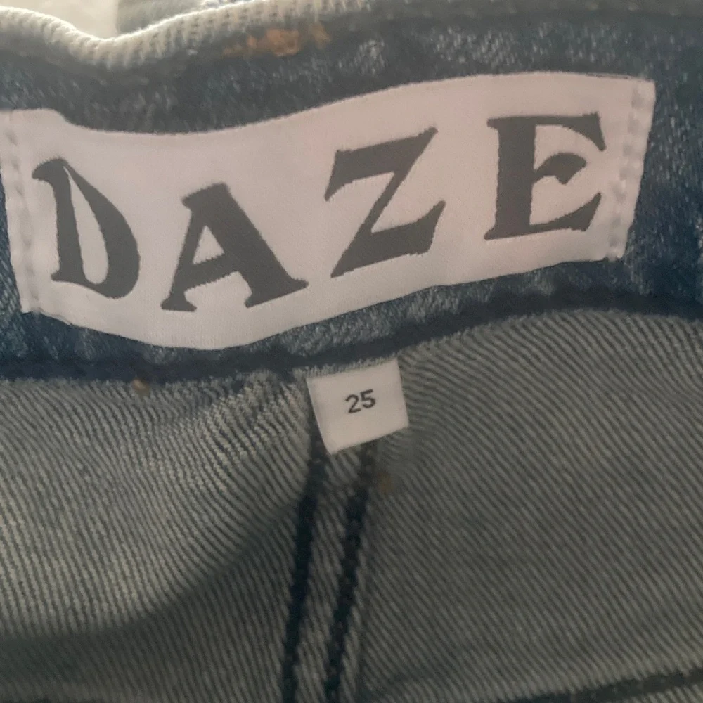 Daze Westward Jeans NWT size 25 in shade Blur - Picture 3 of 3
